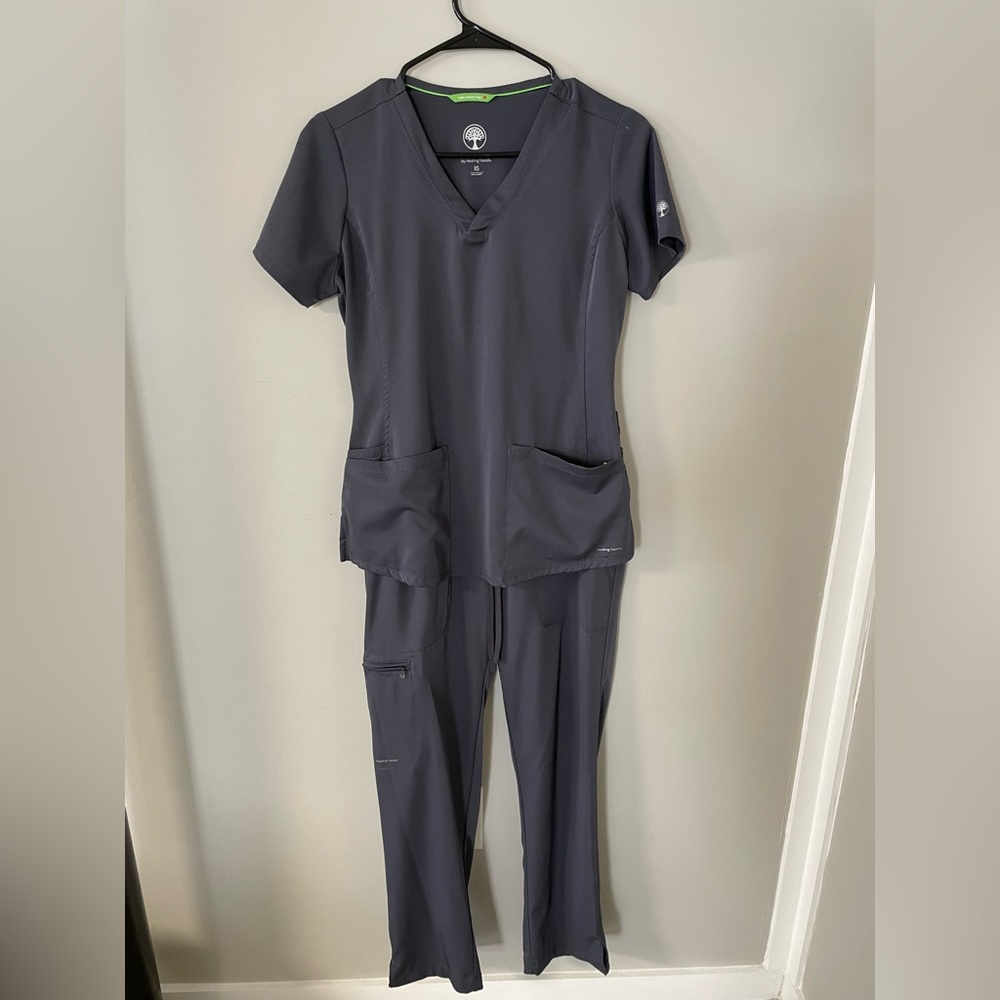 Healing Hands scrub set. Top(XS) bottoms(S) grey